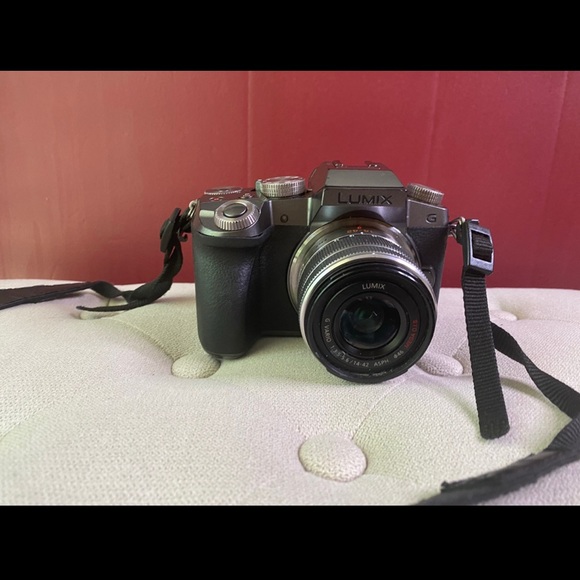 Panasonic Lumix DMC-G7 16.0MP As Is - Picture 2 of 5